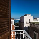 Casa Manfredi Bed and Breakfast 4*